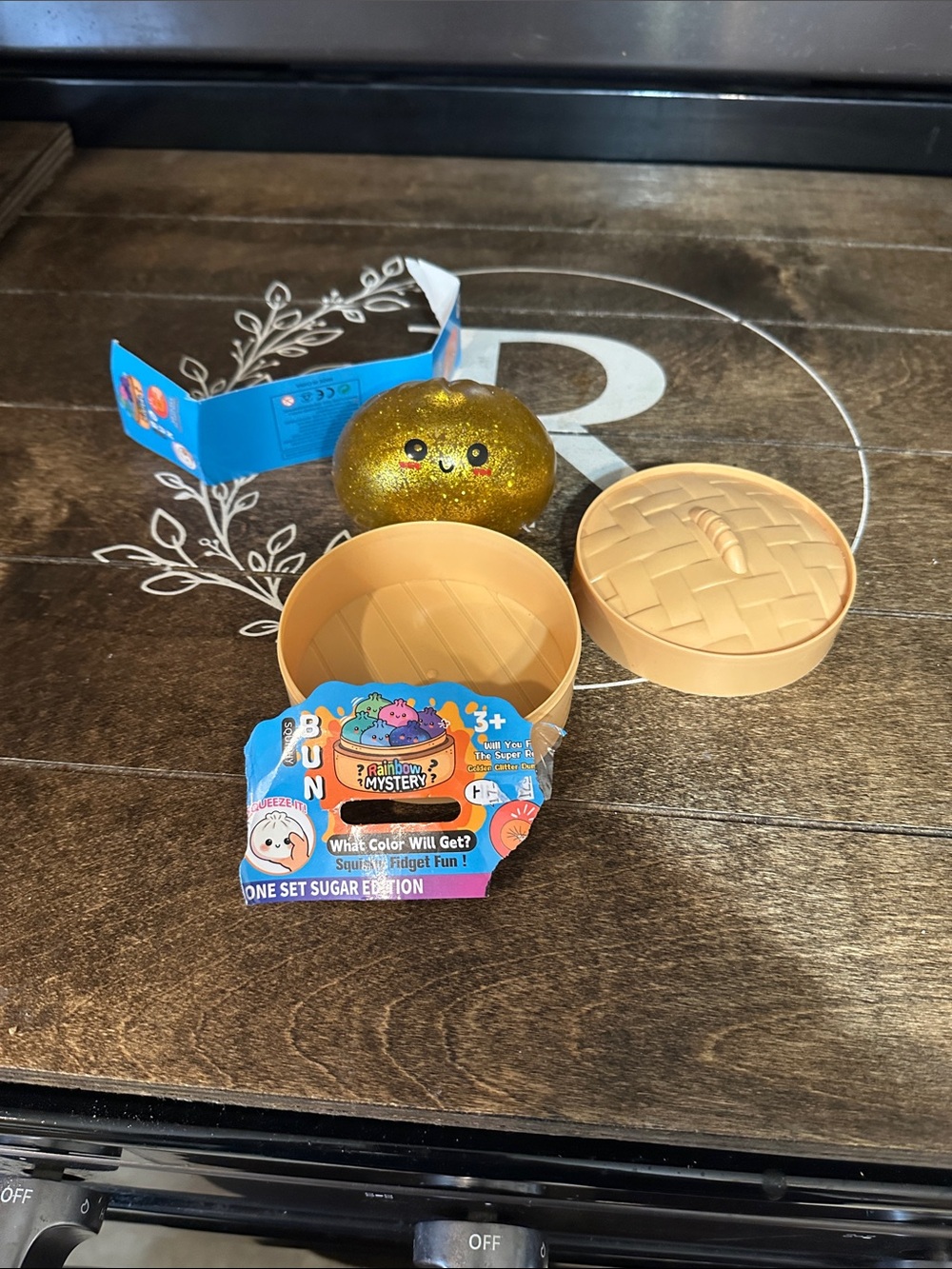 RAINBOW MYSTERY Gold Glitter Squishy Surprise Toy